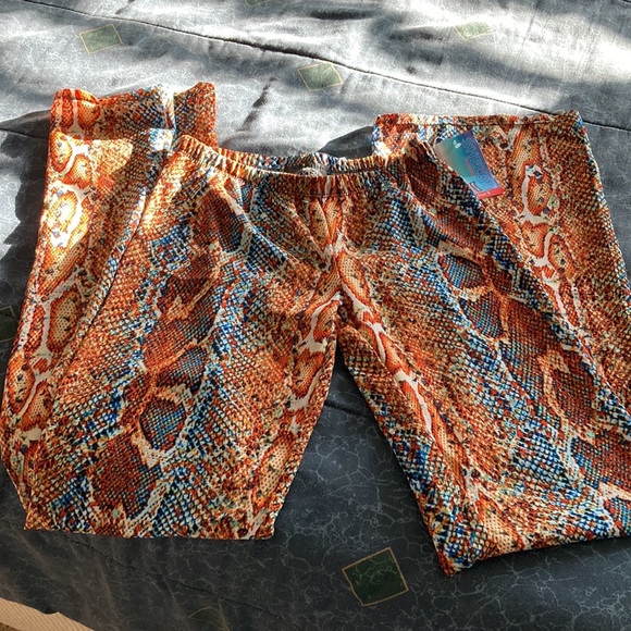 Two Piece Set - Picture 3 of 5